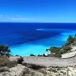 Okeanos Vine Luxury *