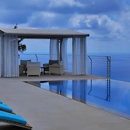 Okeanos Vine Luxury