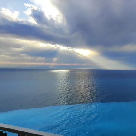 Okeanos Vine Luxury Athánion