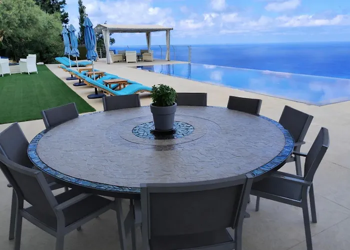 Okeanos Vine Luxury *