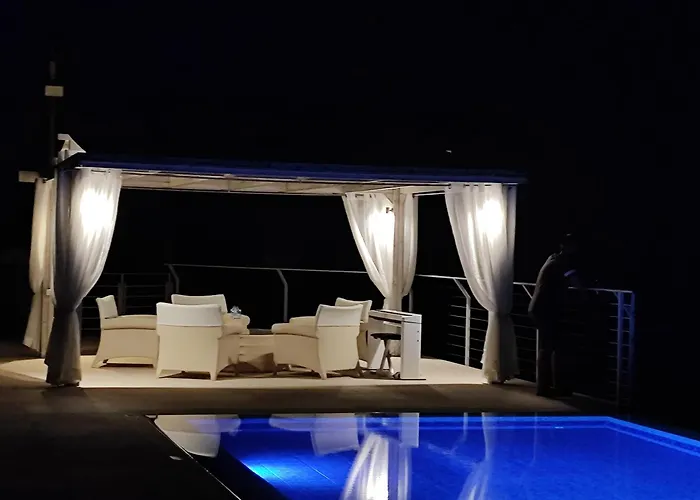 Okeanos Vine Luxury *