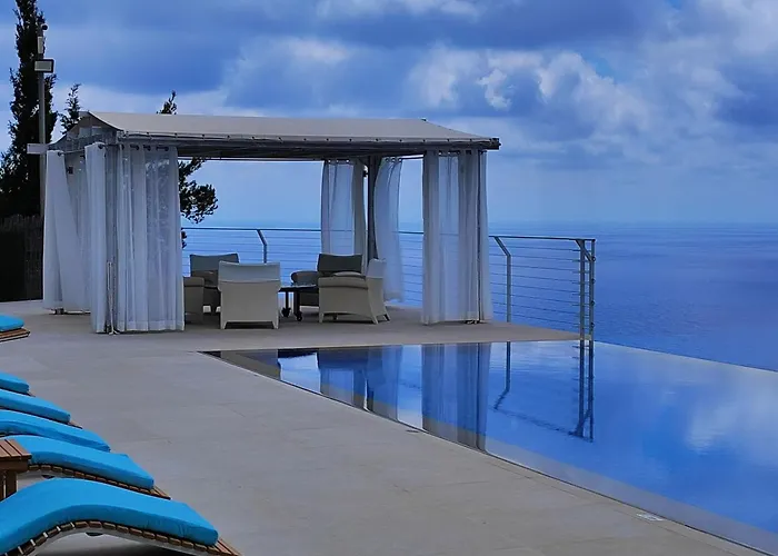 Okeanos Vine Luxury