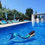فيلة Okeanos Vine Luxury Athánion