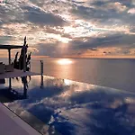 Okeanos Vine Luxury Vilă