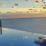 فيلة Okeanos Vine Luxury