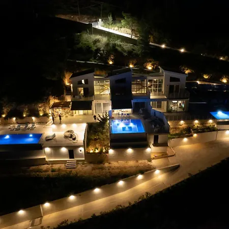 ヴィラ Okeanos Luxury -