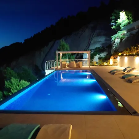 Okeanos Luxury -