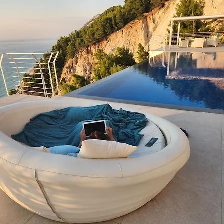 Okeanos Luxury -