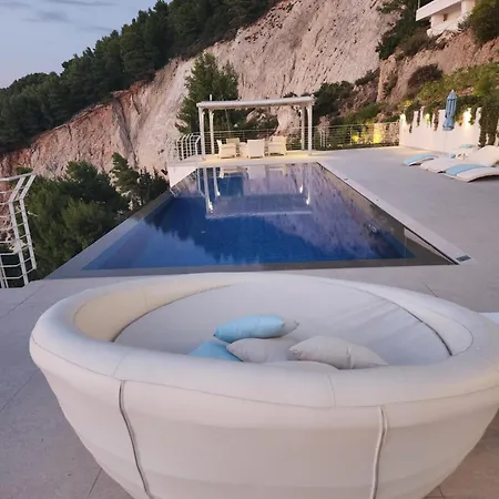 Vila Okeanos Luxury -