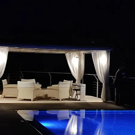 Okeanos Luxury - *