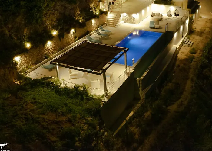 Okeanos Vine Luxury Athánion
