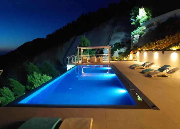 Okeanos Vine Luxury